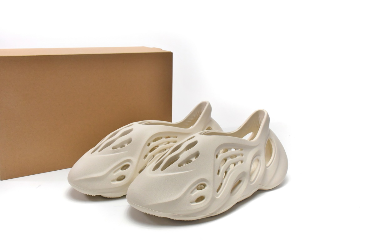 adidas Yeezy Foam Runner Sand FY4567
