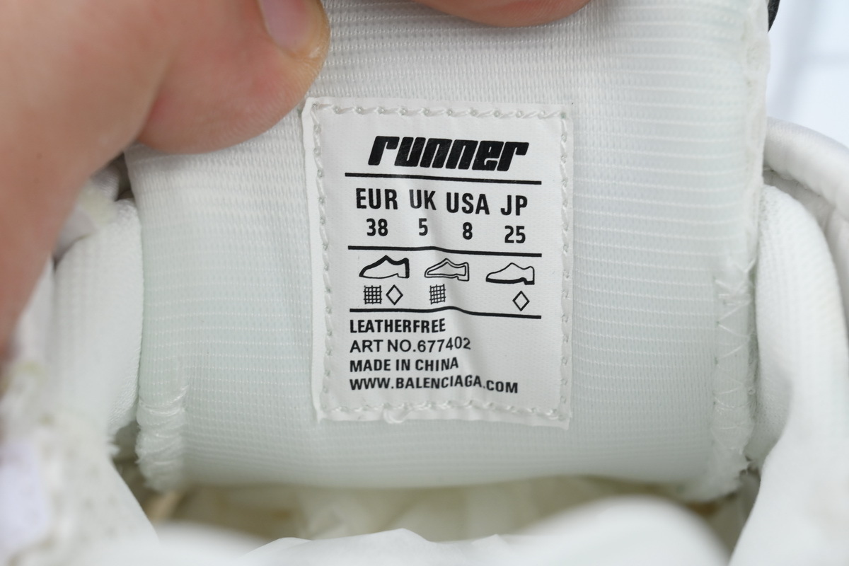 Balenciaga Runner White And Black Characters 677402 W3RBQ 9010