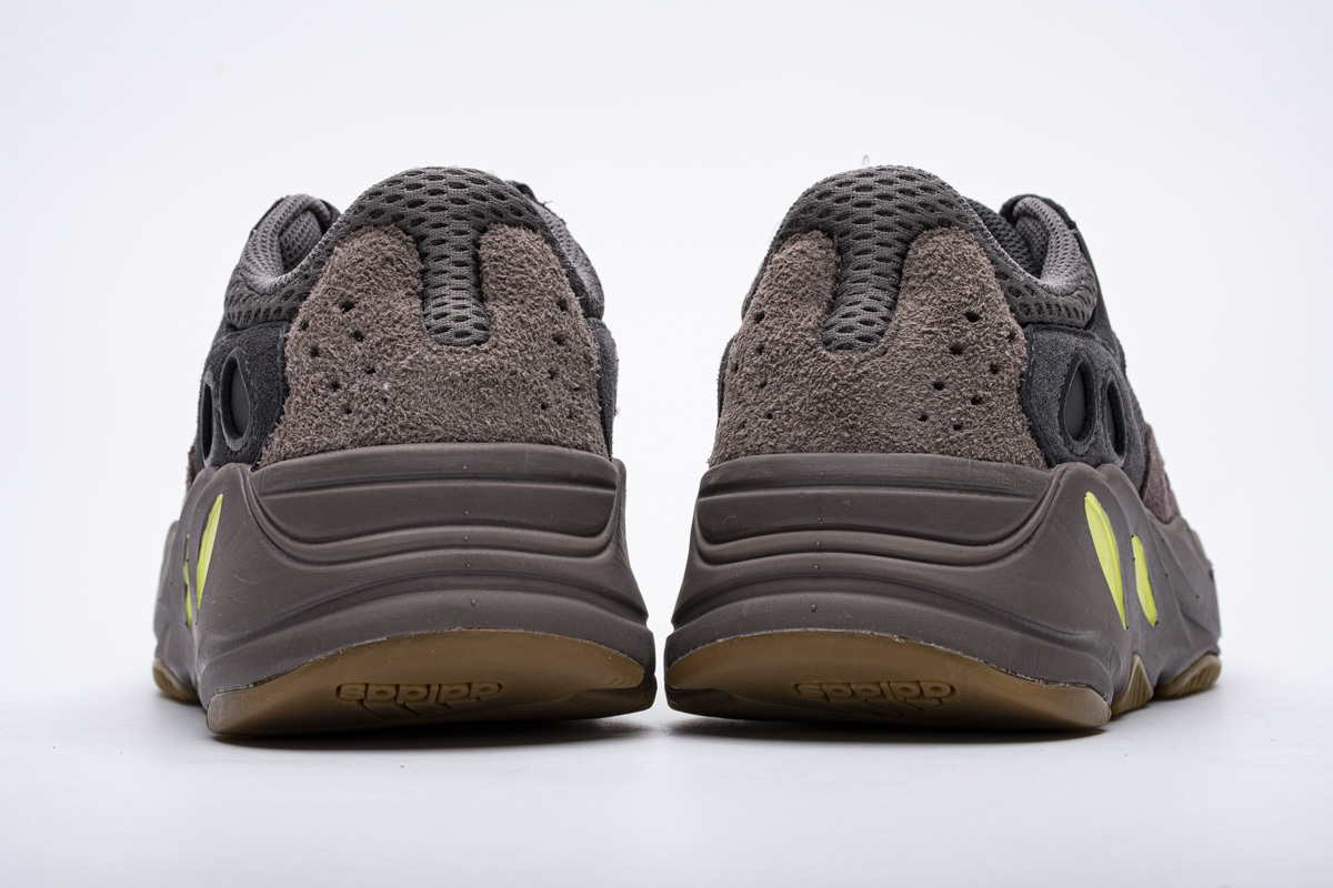 Yeezy Boost 700 Mauve EE9614