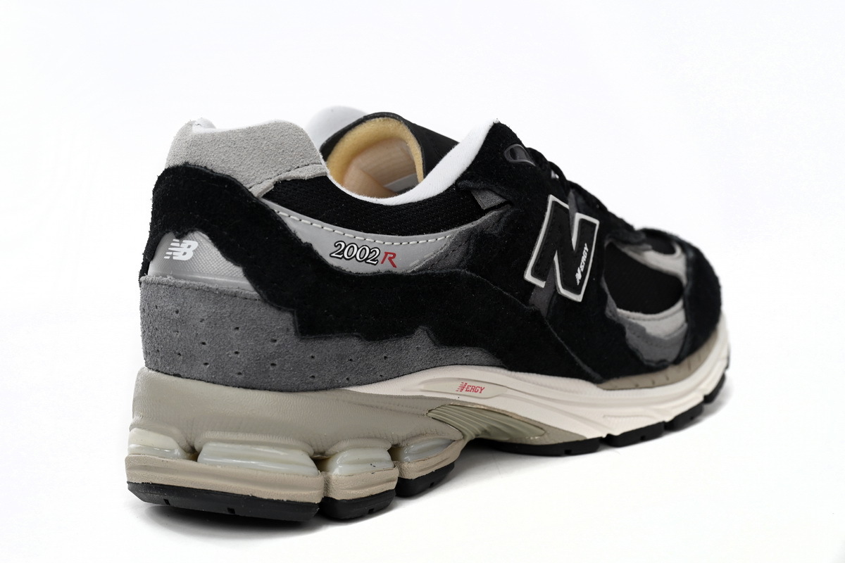 New Balance 2002R Protection Pack Black Grey M2002RDJ