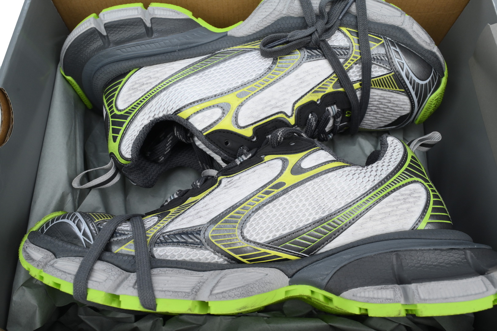 Balenciaga Grey Green 734734 W3XL5 9237