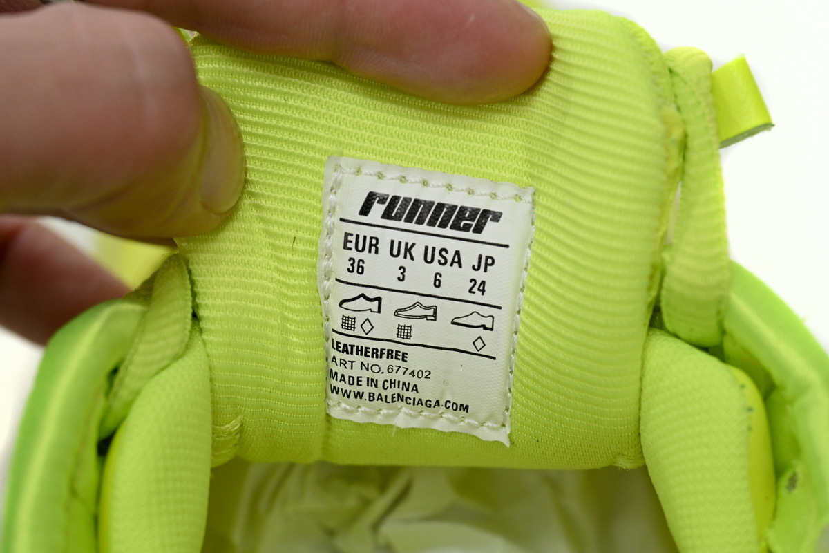 Balenciaga Runner Fluorescent Green 677402 W3RB4 7510