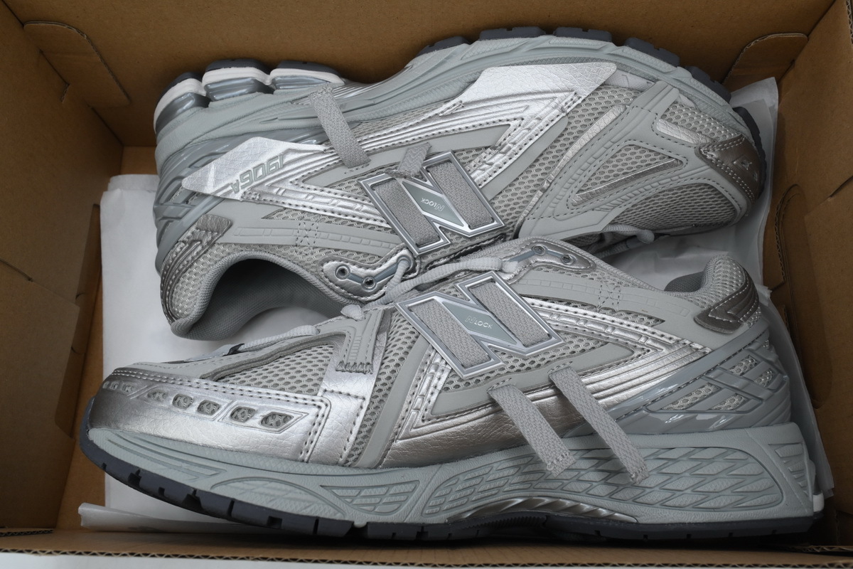 New Balance 1906A Concrete Silver Metallic M1906AG