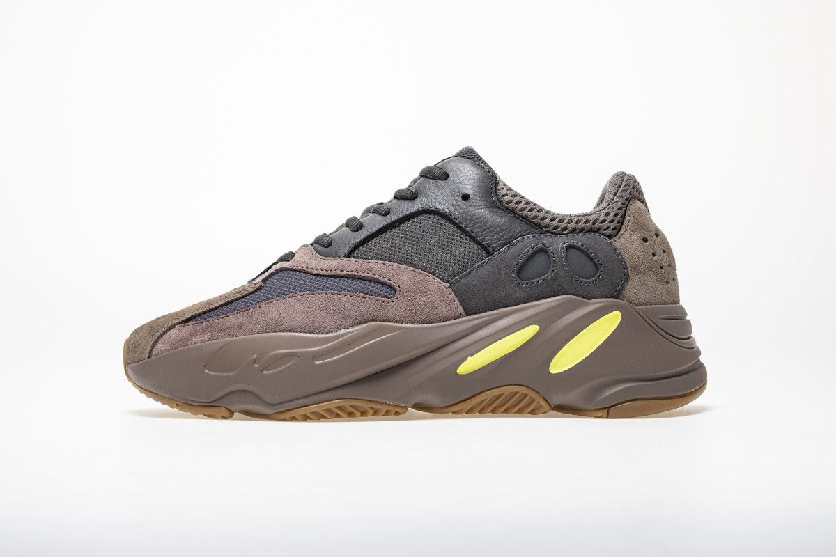 Yeezy Boost 700 Mauve EE9614