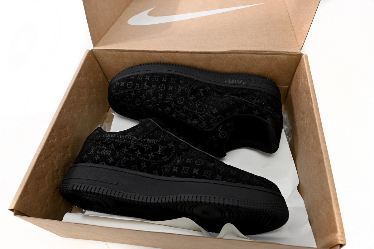 Louis Vuitton Nike Air Force 1 All Black 1A9VD7