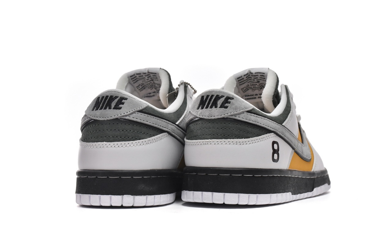 Otomo Katsuhiro x Nike SB Dunk Low Pro Kobe LF2428-001