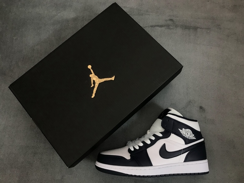 Jordan 1 Mid White Metallic Gold Obsidian 554724-174