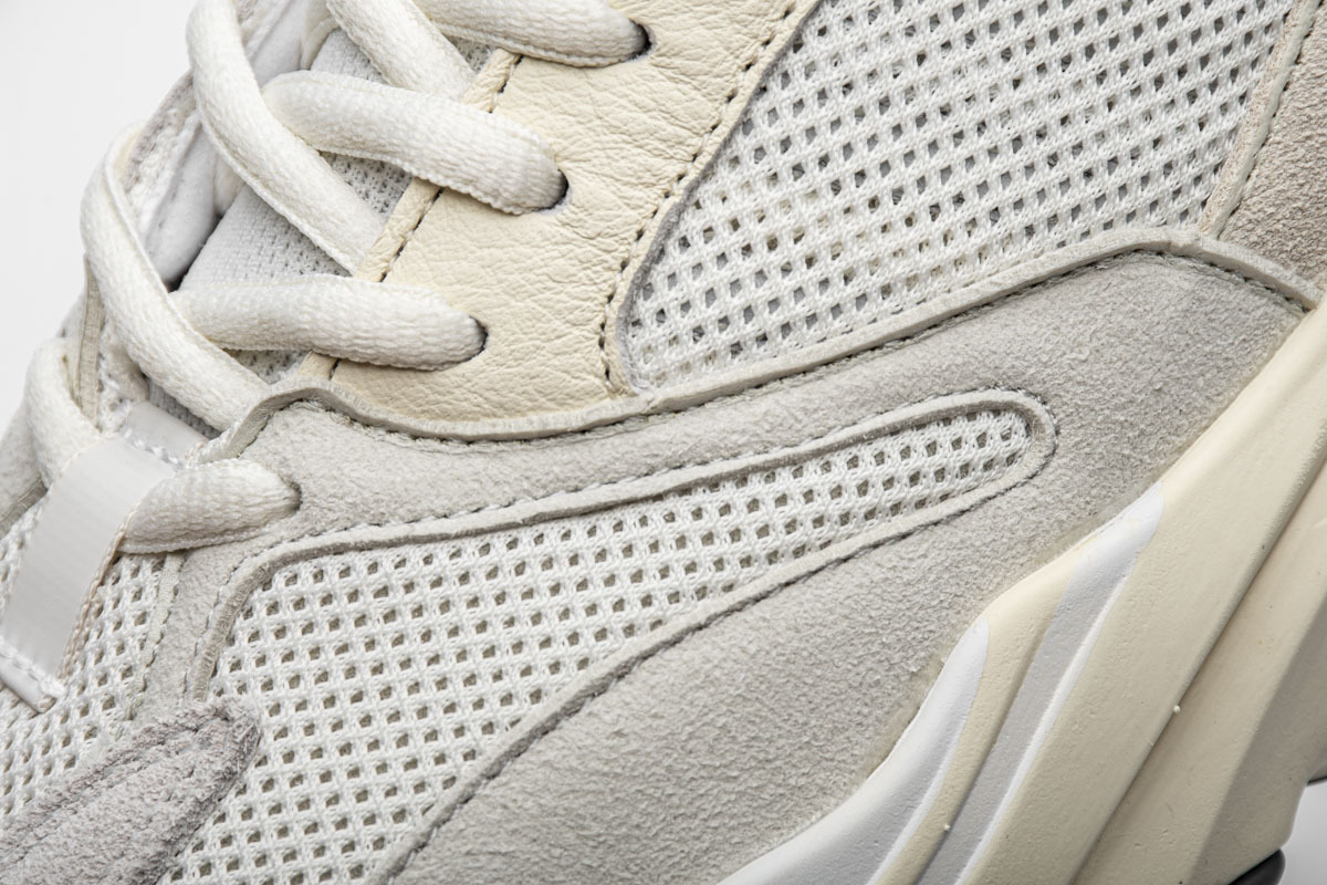 Yeezy Boost 700 Analog EG7596