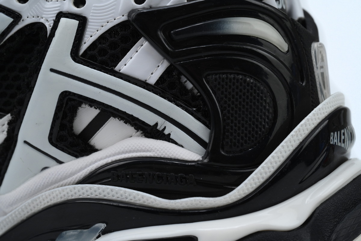 Balenciaga Runner Black White 677403 Q3RB2 9010