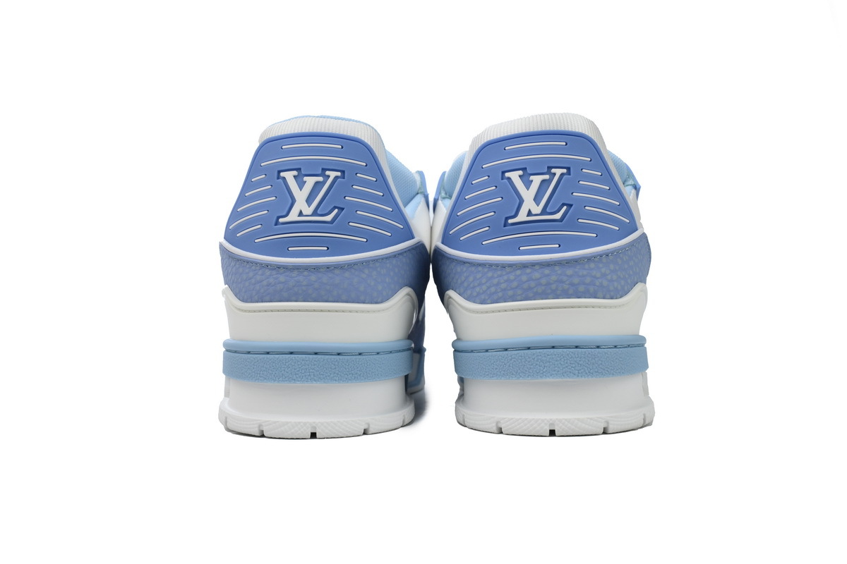 Louis Vuitton Trainer Sneaker In Blue