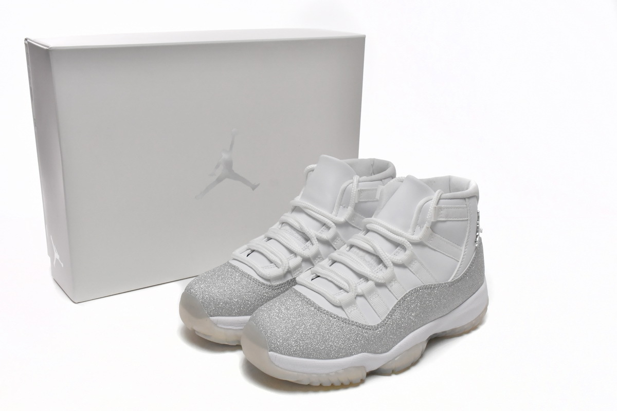 Air Jordan 11 Retro Metallic Silver Vast Grey AR0715-100