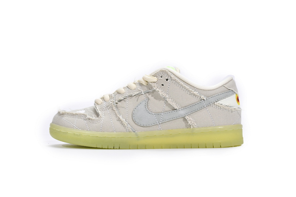 Nike SB Dunk Low Mummy Glow in the Dark DM0774-111