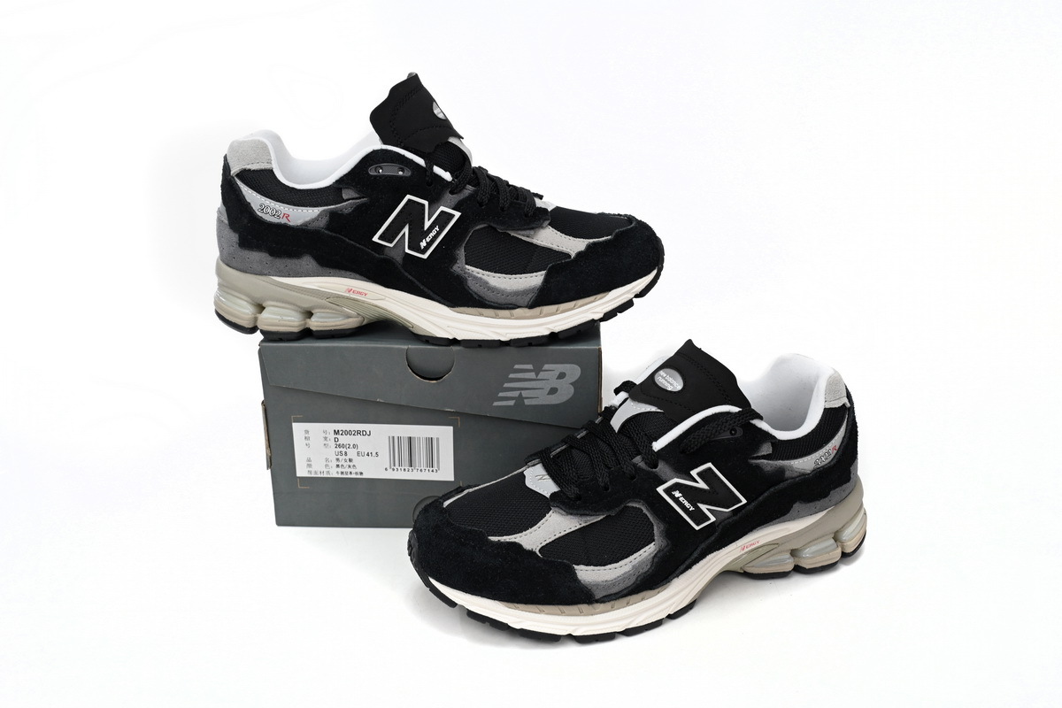 New Balance 2002R Protection Pack Black Grey M2002RDJ