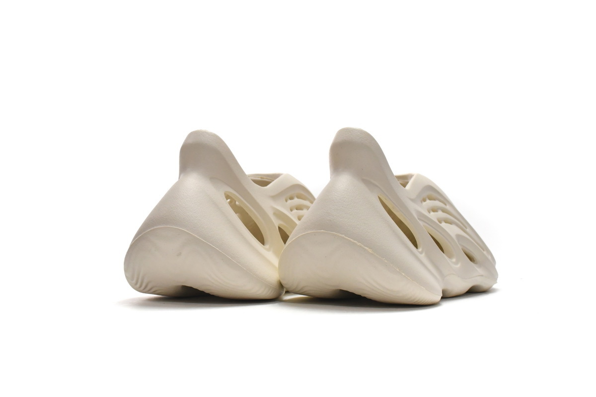 adidas Yeezy Foam Runner Sand FY4567