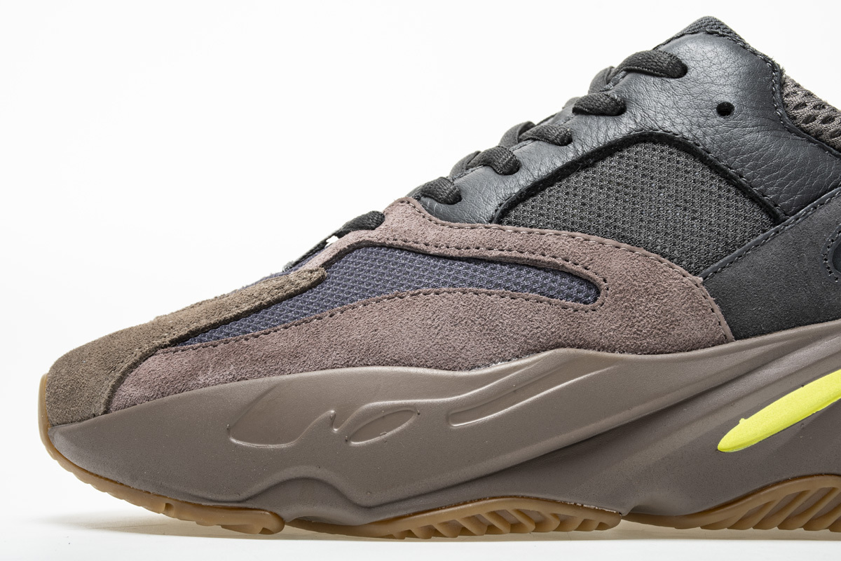 Yeezy Boost 700 Mauve EE9614