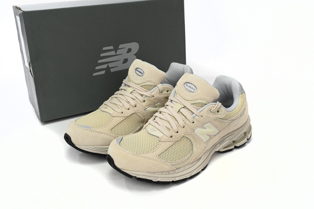 New Balance 2002R Beige M2002RE