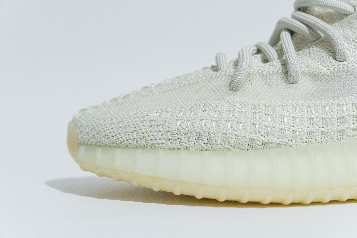 Adidas Yeezy Boost 350 V2 Light UV Sensitive GY3438