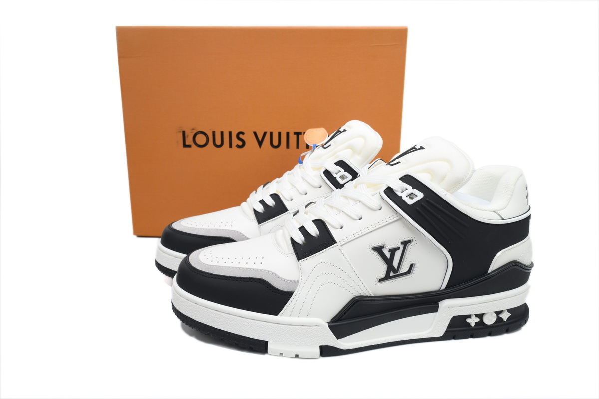 Louis Vuitton Trainer Black White