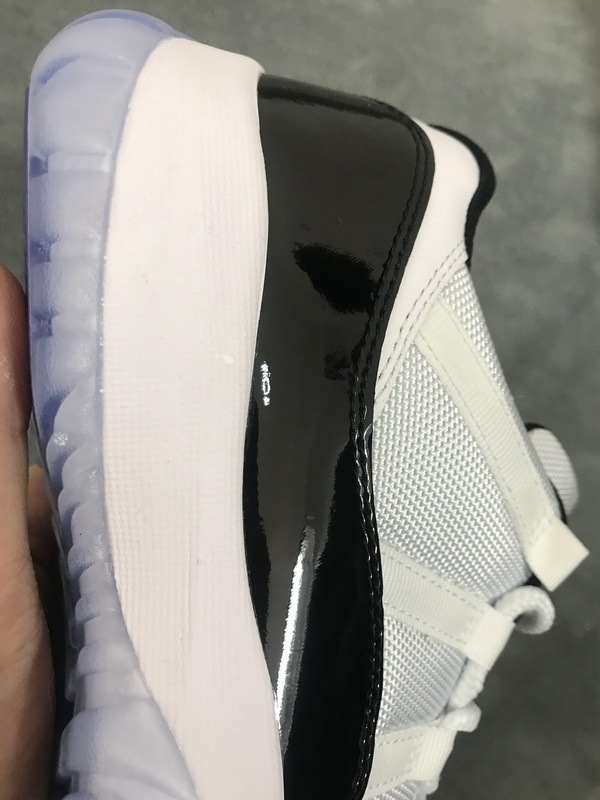 Jordan 11 Retro Low Concord 528895-153