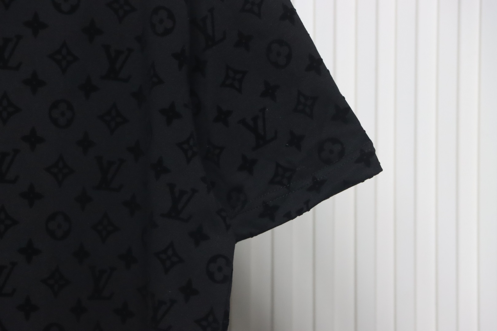 Louis Vuitton Graphic Jacquard Short-Sleeved 1AHCMV