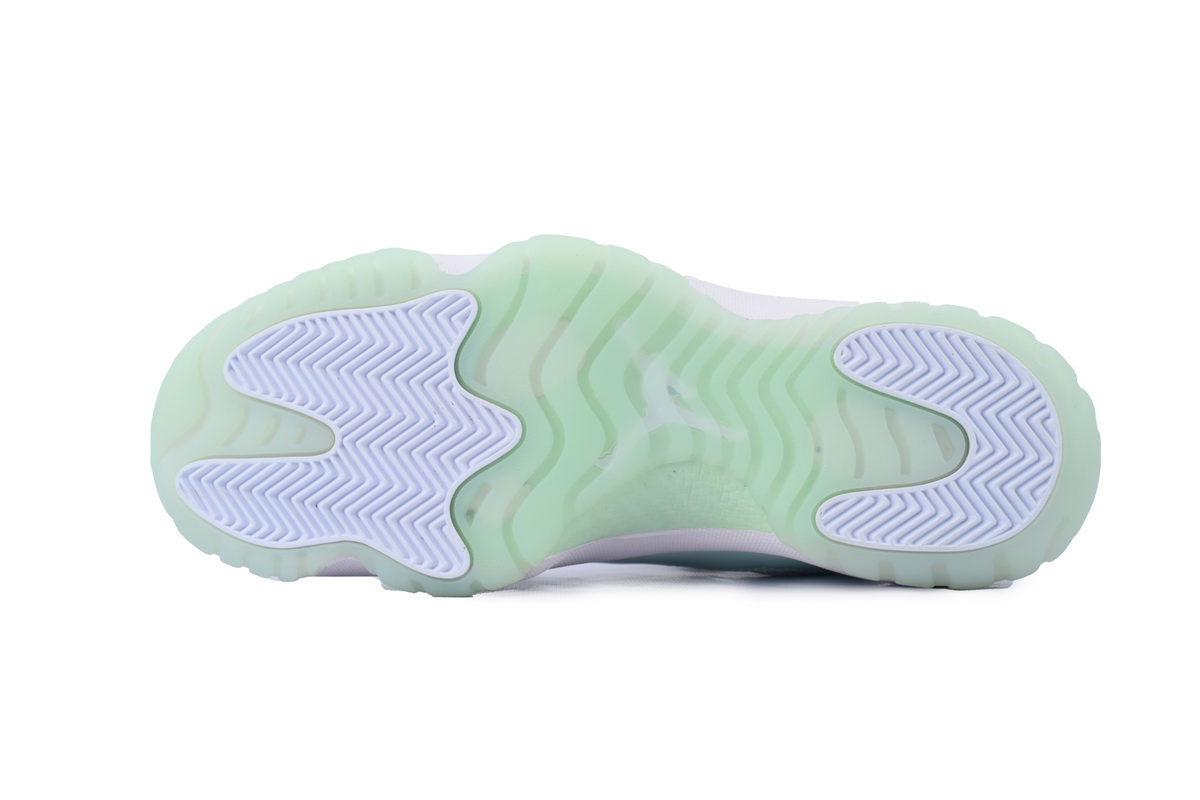 Air Jordan 11 Retro Low Igloo AH7860-103