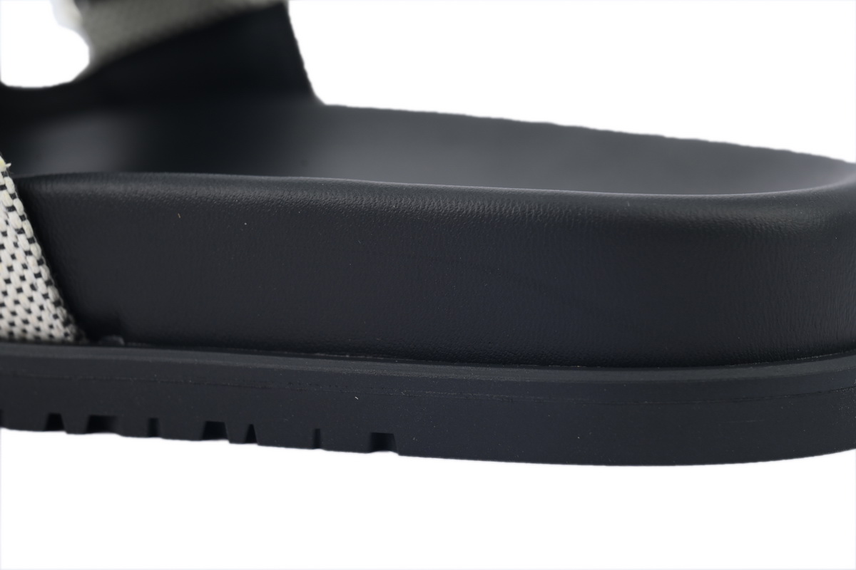 Hermes Chypre Sandal Prunoir Canvas