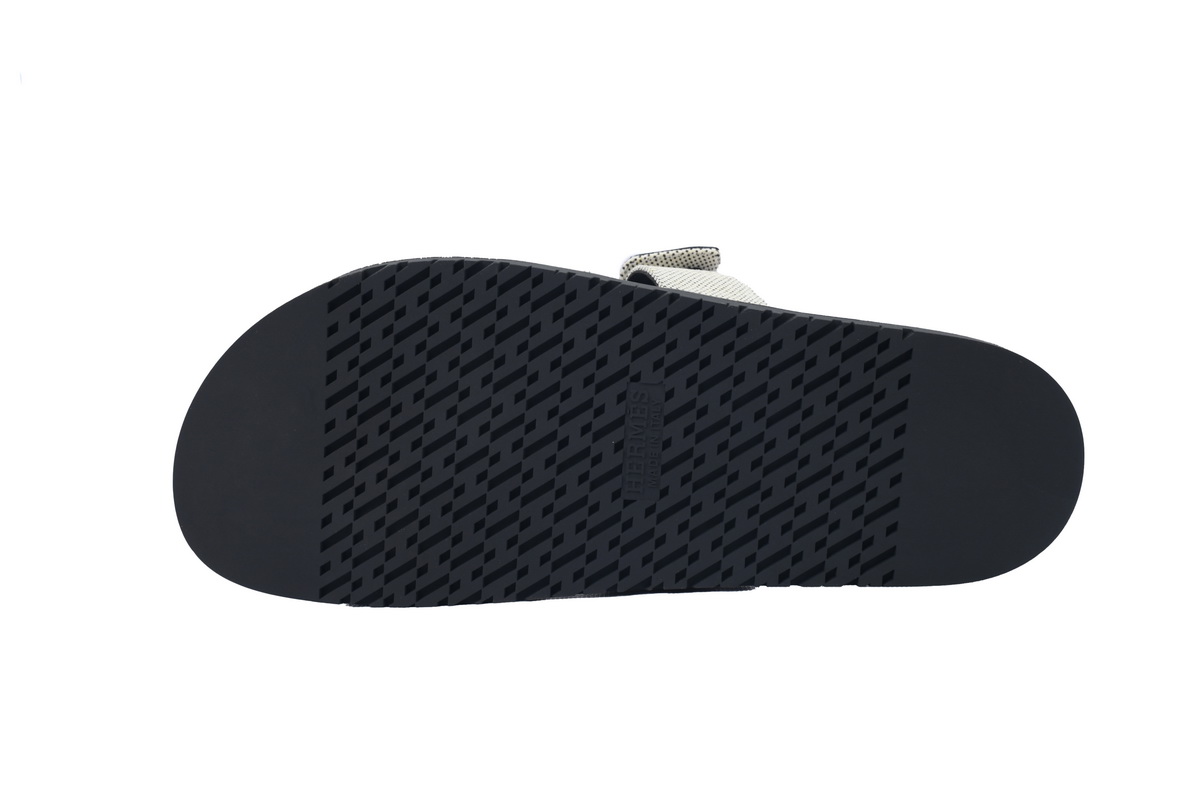 Hermes Chypre Sandal Prunoir Canvas