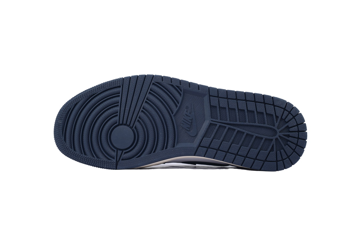 Air Jordan 1 Retro Low OG Howard University HQ2993-100