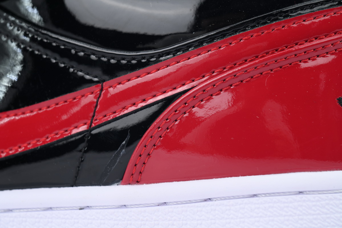 Air Jordan 1 Retro Low OG Black Red 553558-063