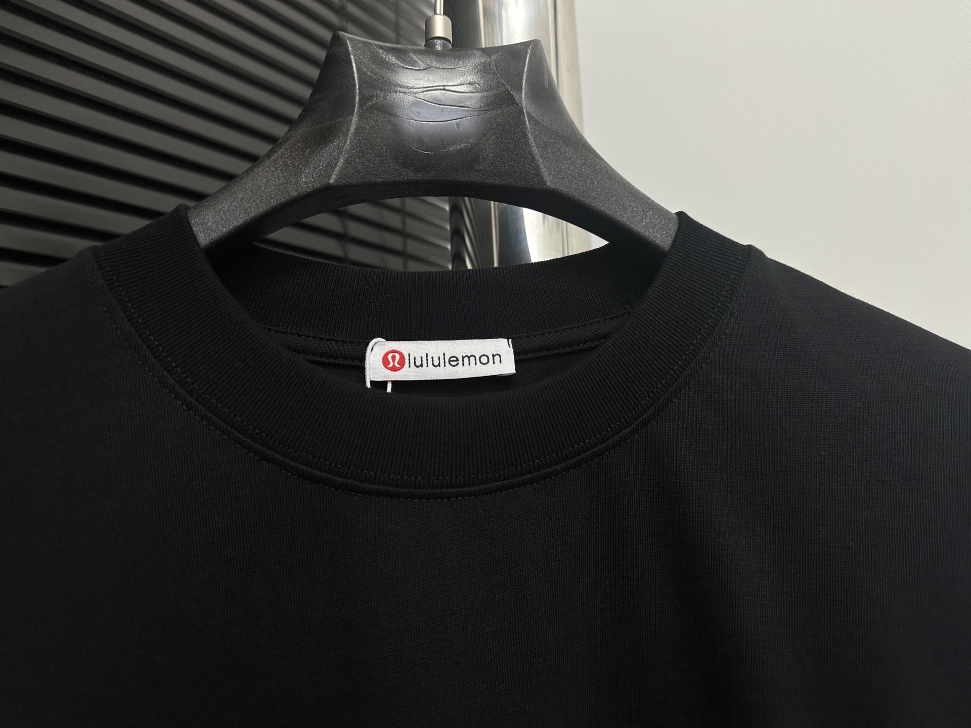 Lulu Round Neck Short Sleeve T-shirt Black