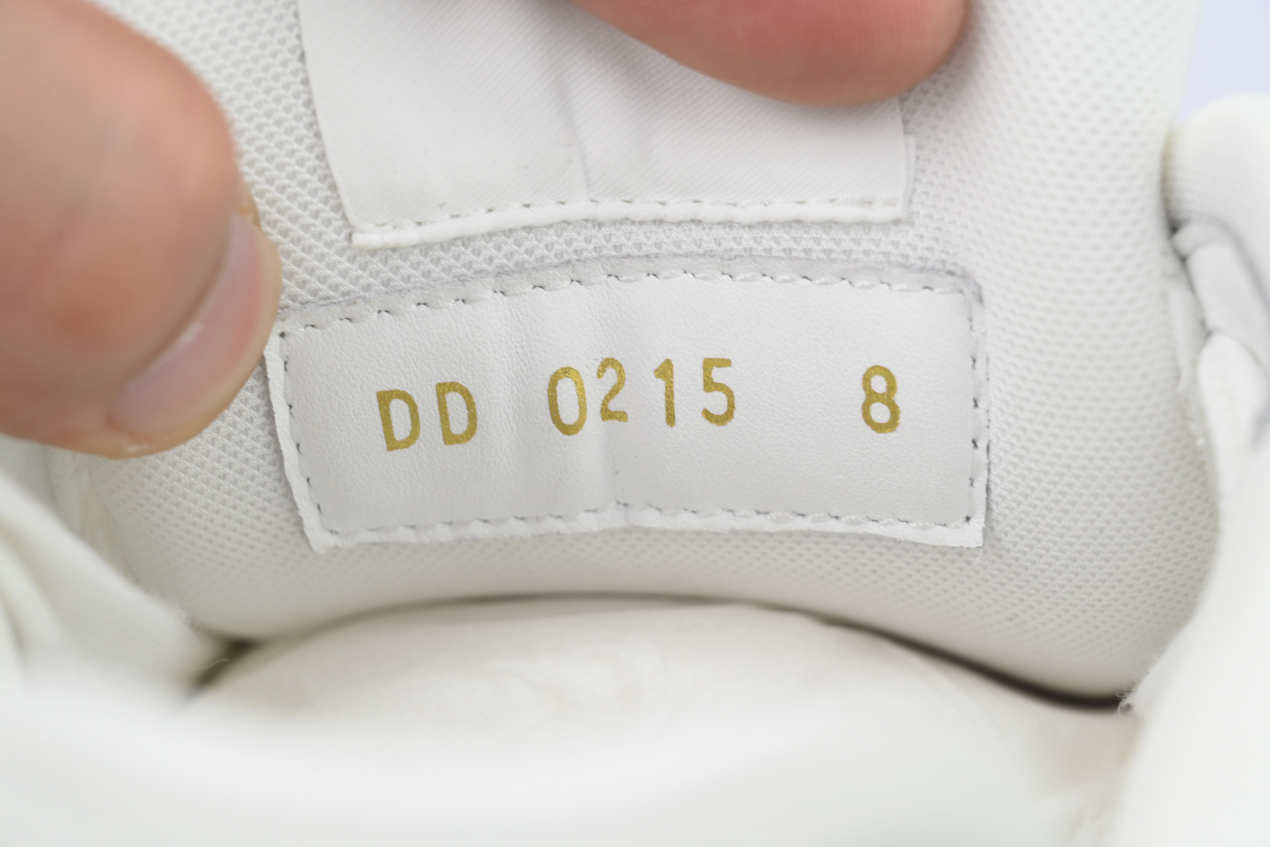 Louis Vuitton Runner Classic Sneaker White 1AHSTF