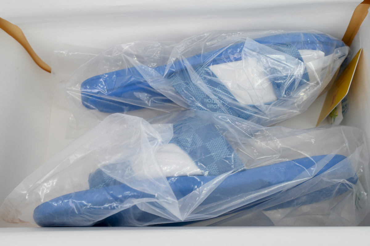 LOUIS VUITTON Oasis Blue Check