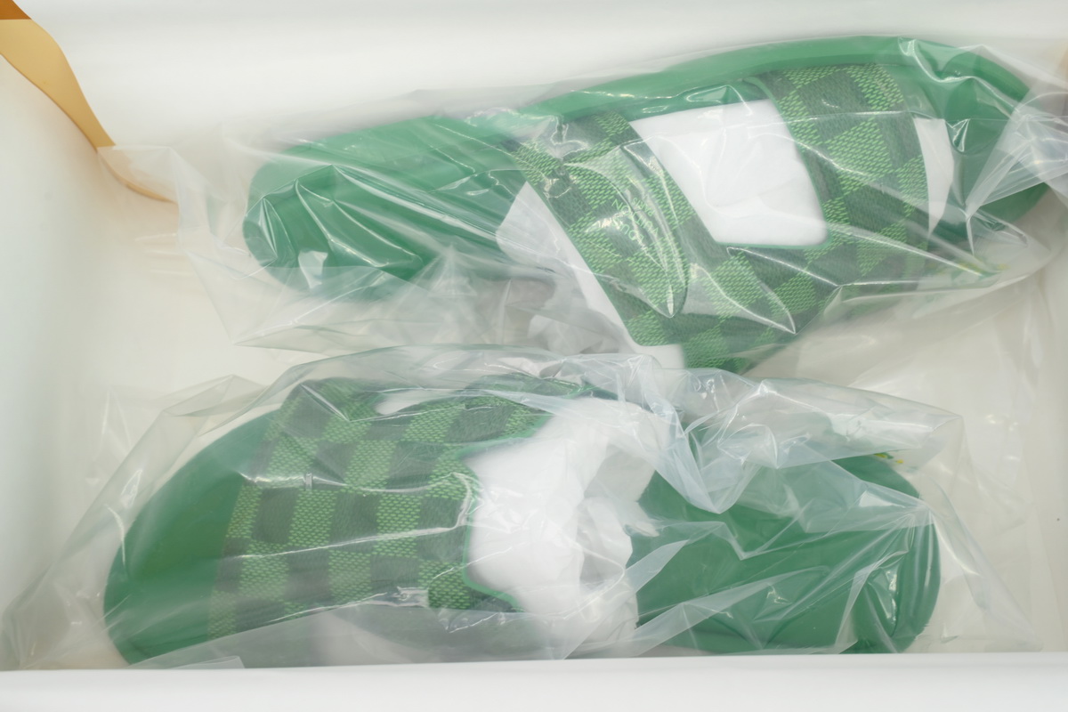 LOUIS VUITTON Oasis Green Grid