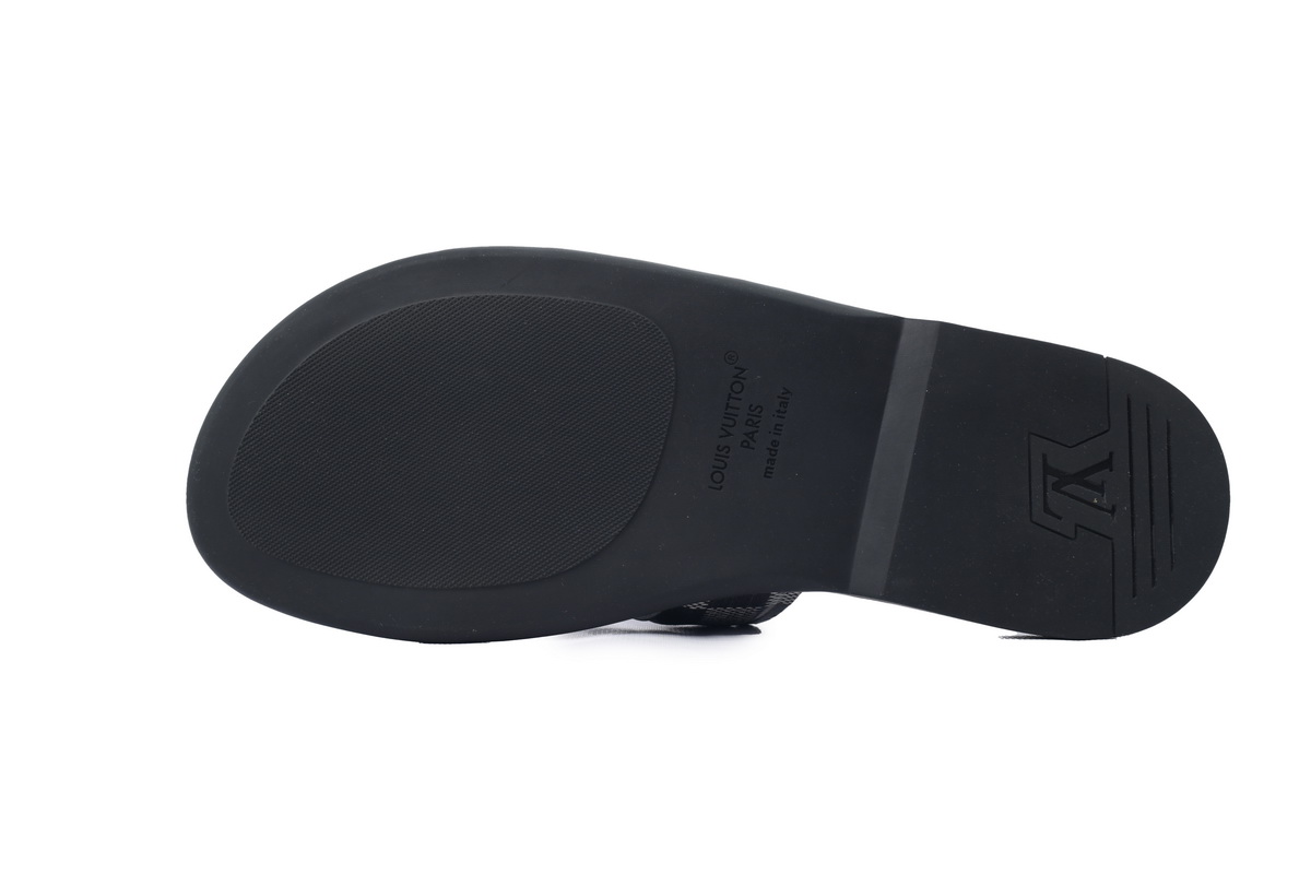 LOUIS VUITTON Oasis Black And White Check