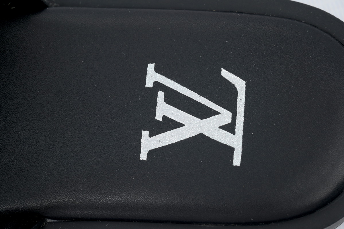 LOUIS VUITTON Oasis Black Presbyopia