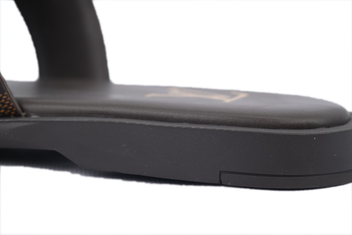 LOUIS VUITTON Oasis Classic Plaid