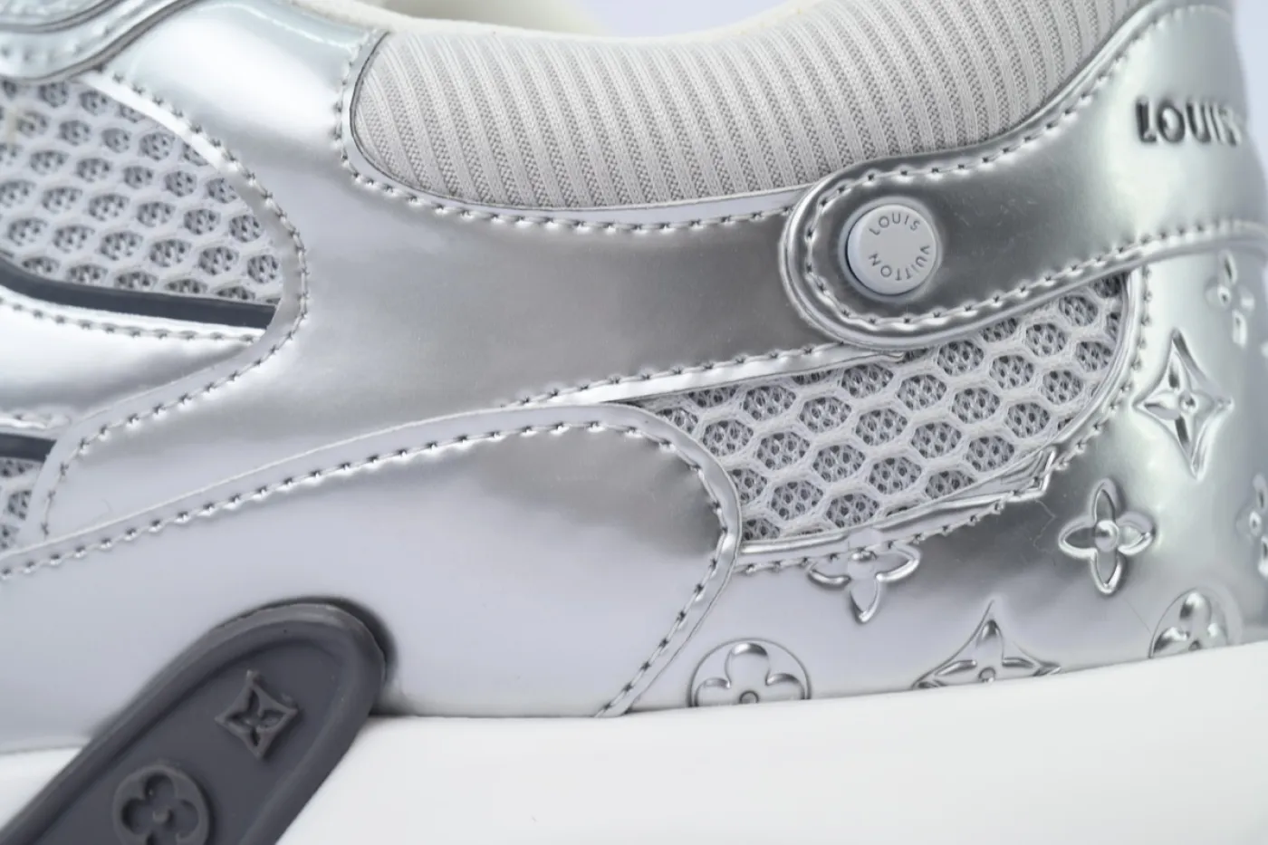 Louis Vuitton Runner LV Olympia Grey