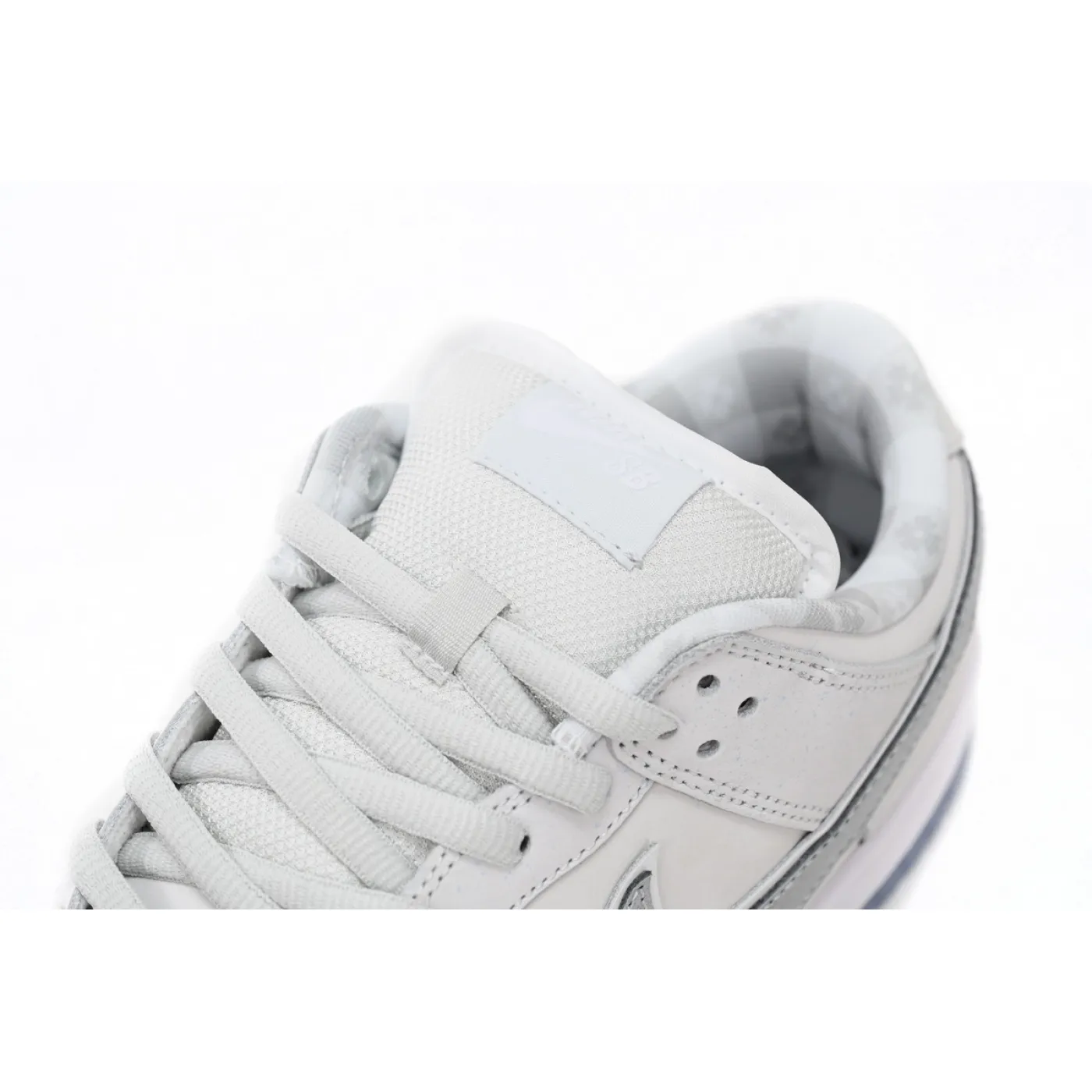 Nike SB Dunk Low White Lobster FD8776-100