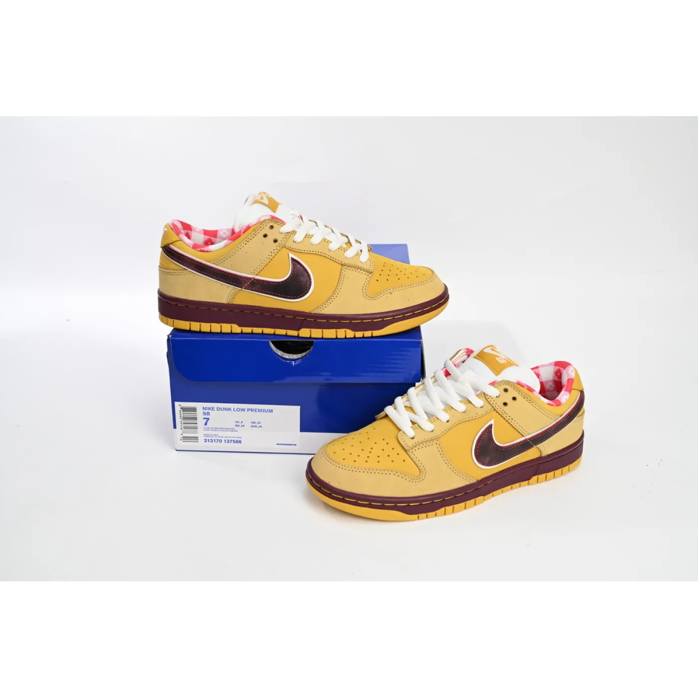 Nike SB Dunk Low Yellow Lobster 313170-137566