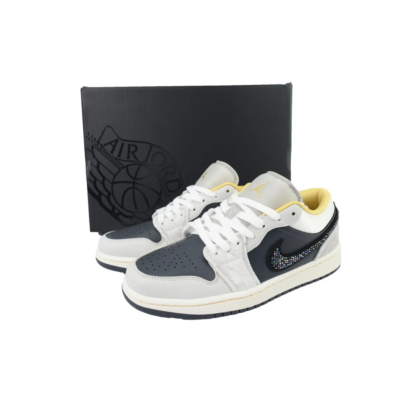 Air Jordan 1 Low SE Beaded Swoosh DV1762-001
