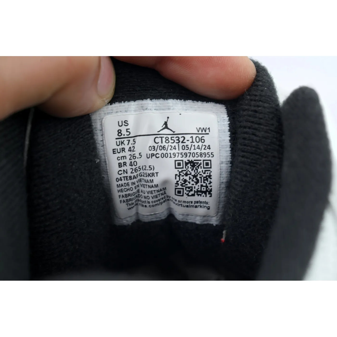 Air Jordan 3 Retro Cement Grey CT8532-106