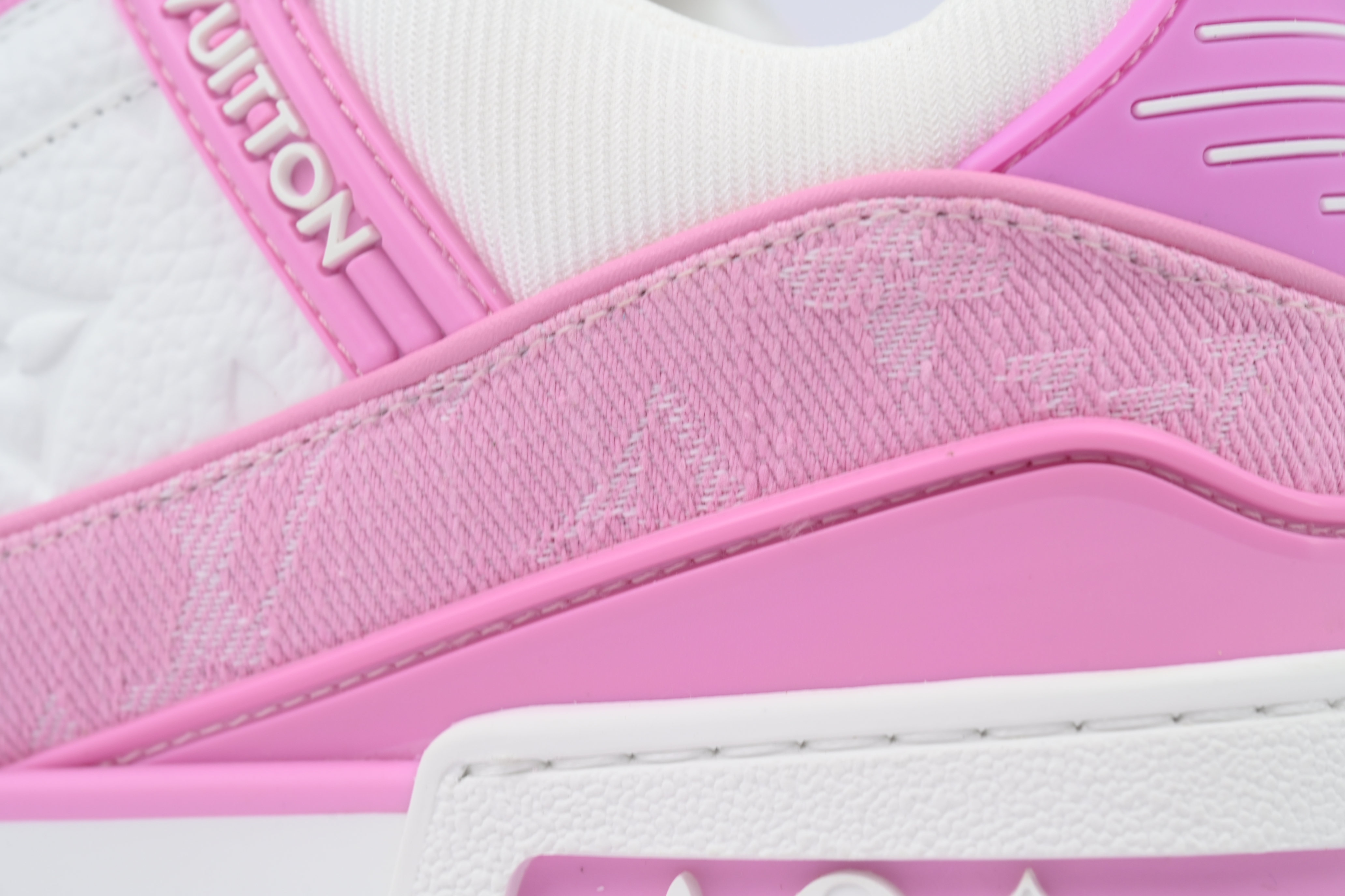 LOUIS VUITTON Pink Cowboy