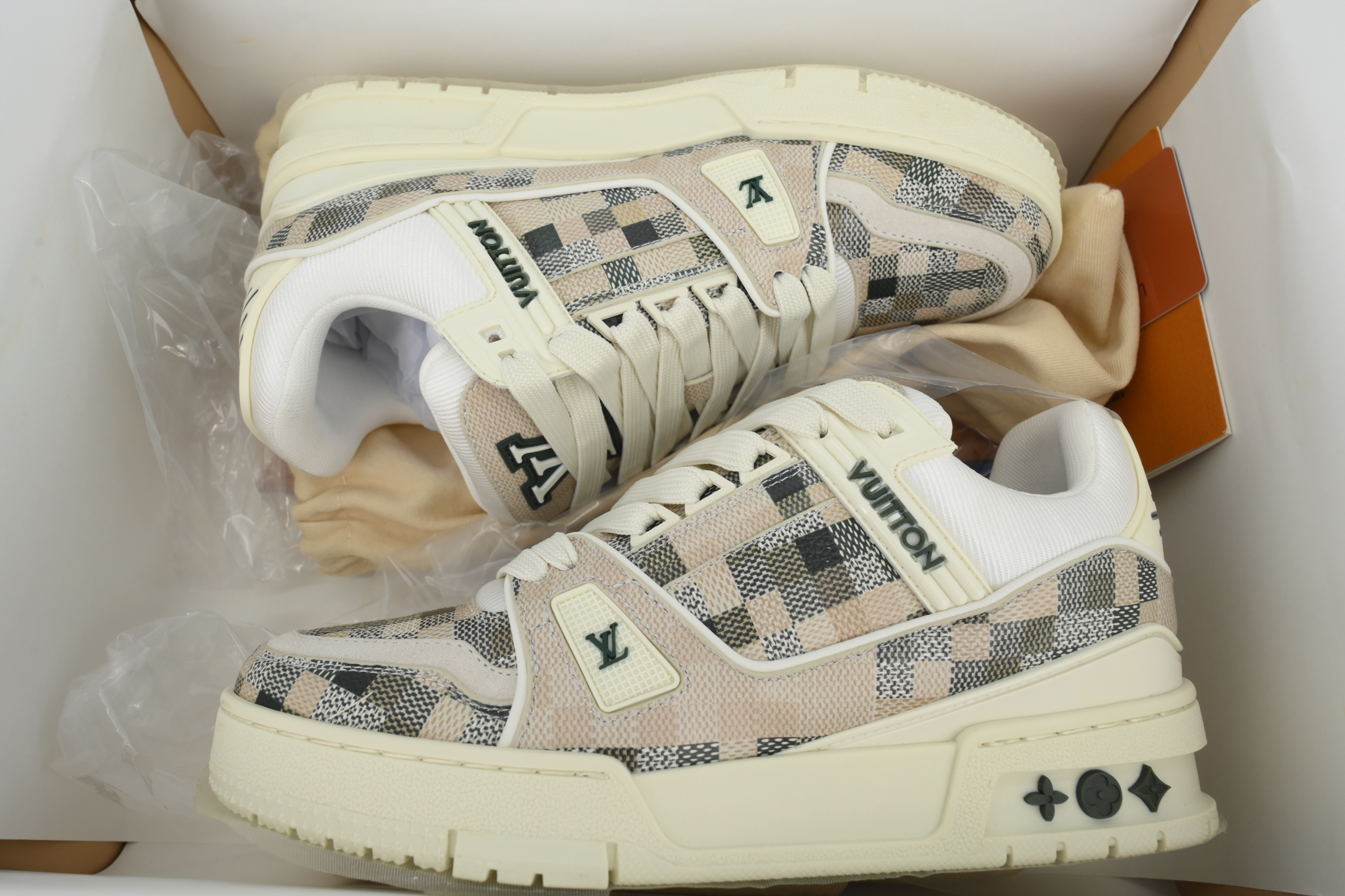 Louis Vuitton Sneakers LV Trainer Grey White Grid