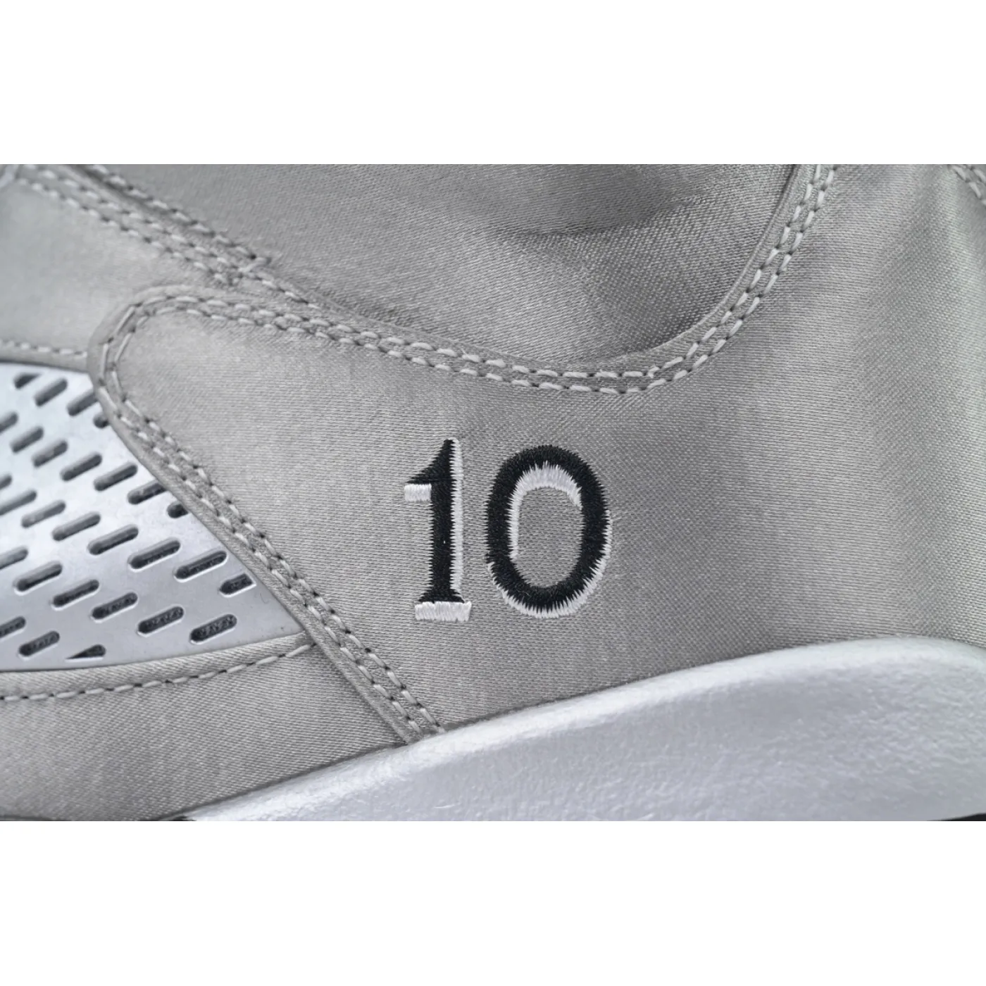 Air Jordan 5 Retro Wings IO2038-001