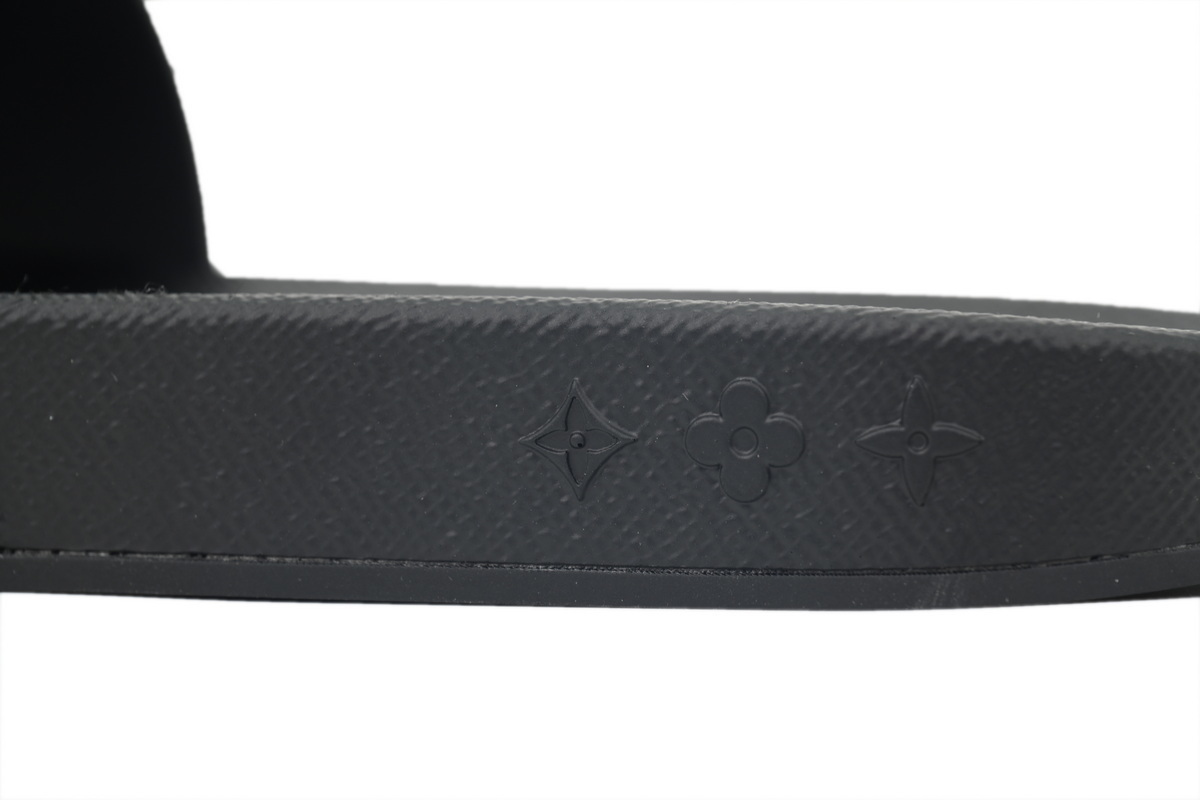 LOUIS VUITTON Waterfront Brown