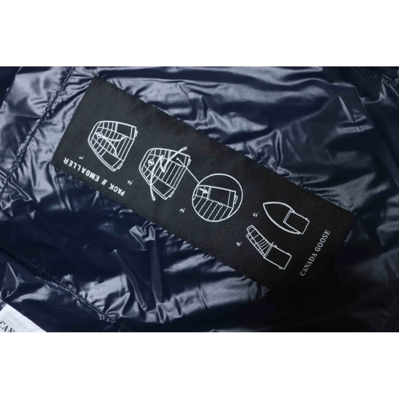 Canada Goose Crofton Slim-Fit Recycled Nylon-Ripstop Hooded Down Jacket Dark Blue