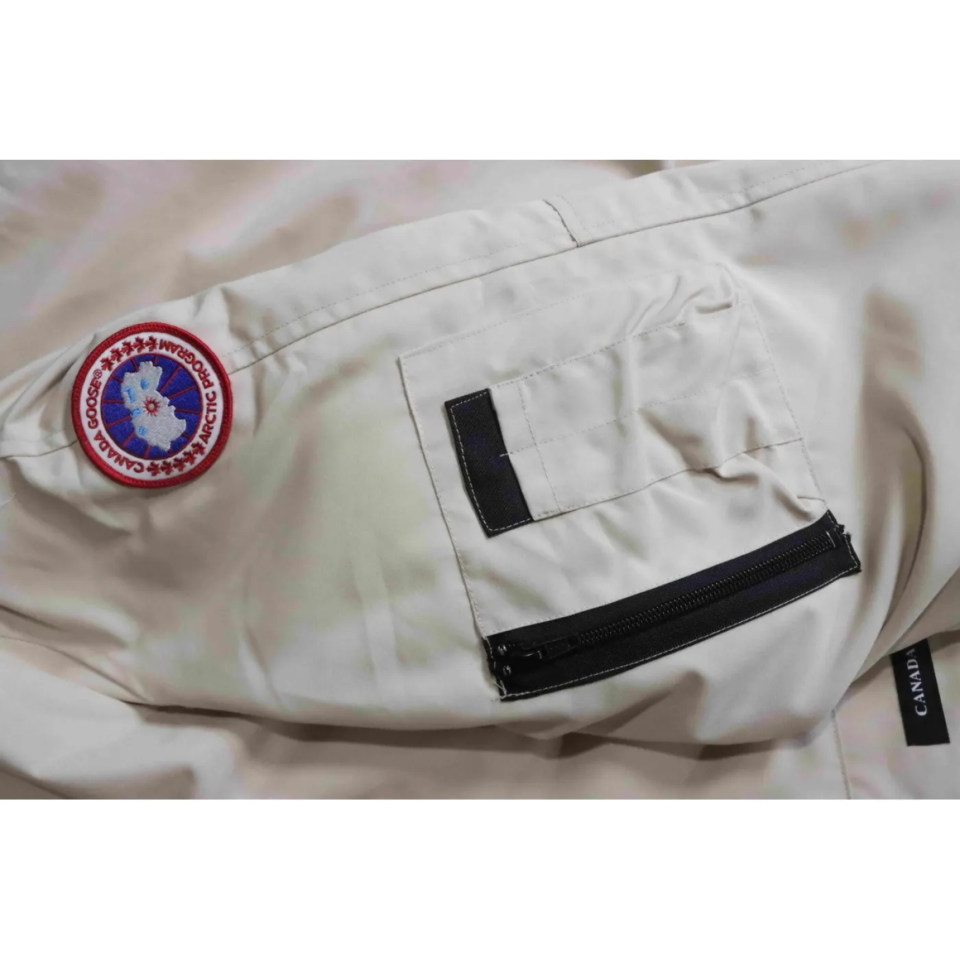 Canada Goose Chilliwack Bomber Jacket Short Down Jacket PBI White