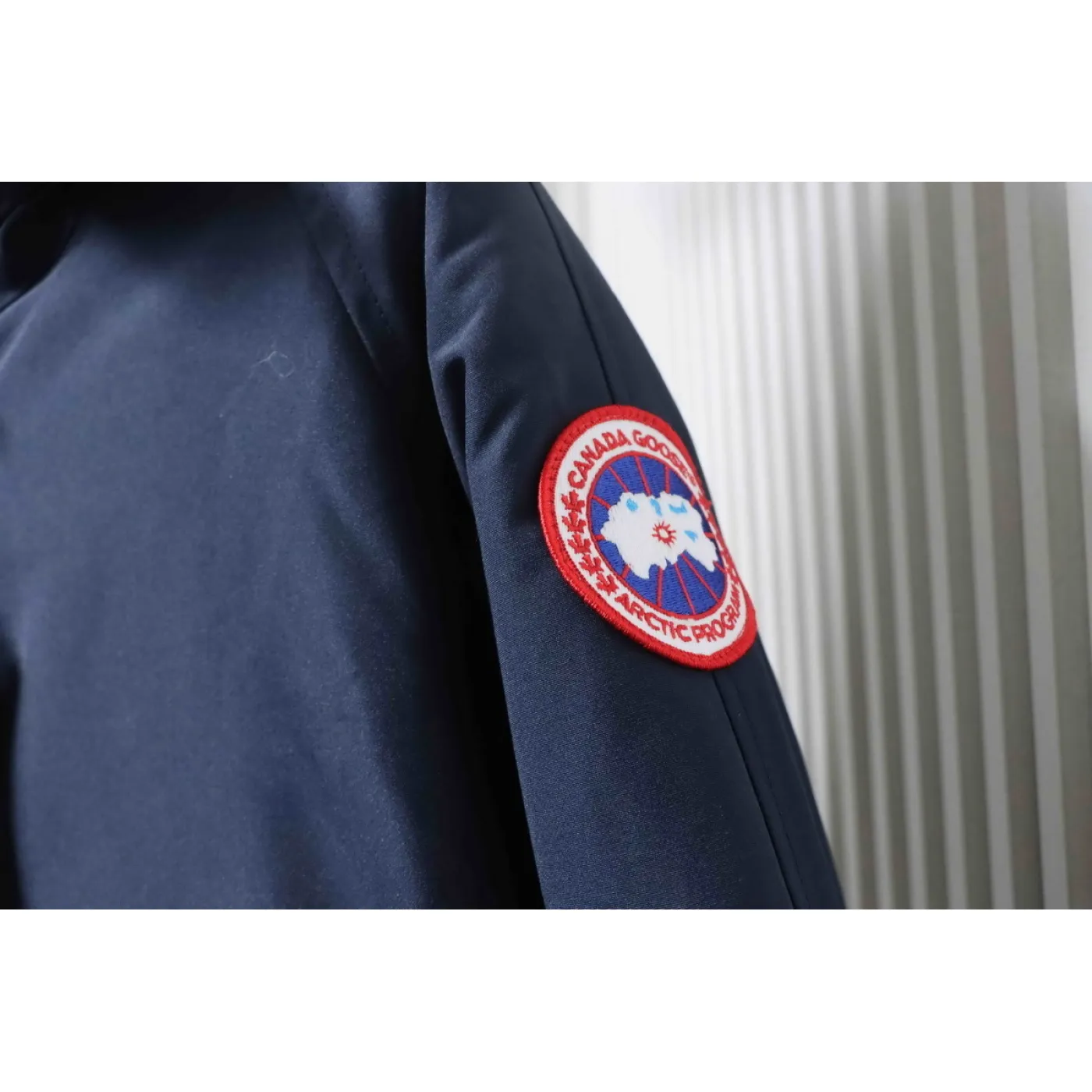 Canada Goose Chilliwack Bomber Jacket Short Down Jacket PBI Dark Blue