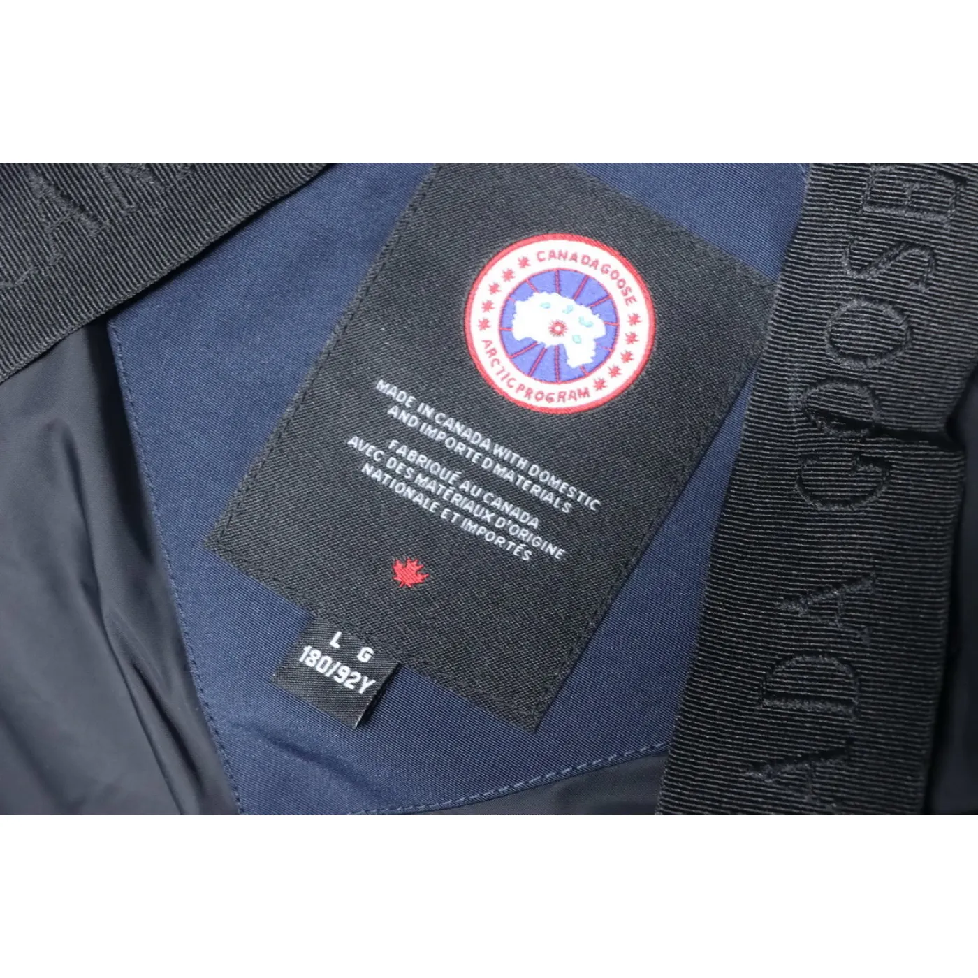 Canada Goose Chilliwack Bomber Jacket Short Down Jacket PBI Dark Blue