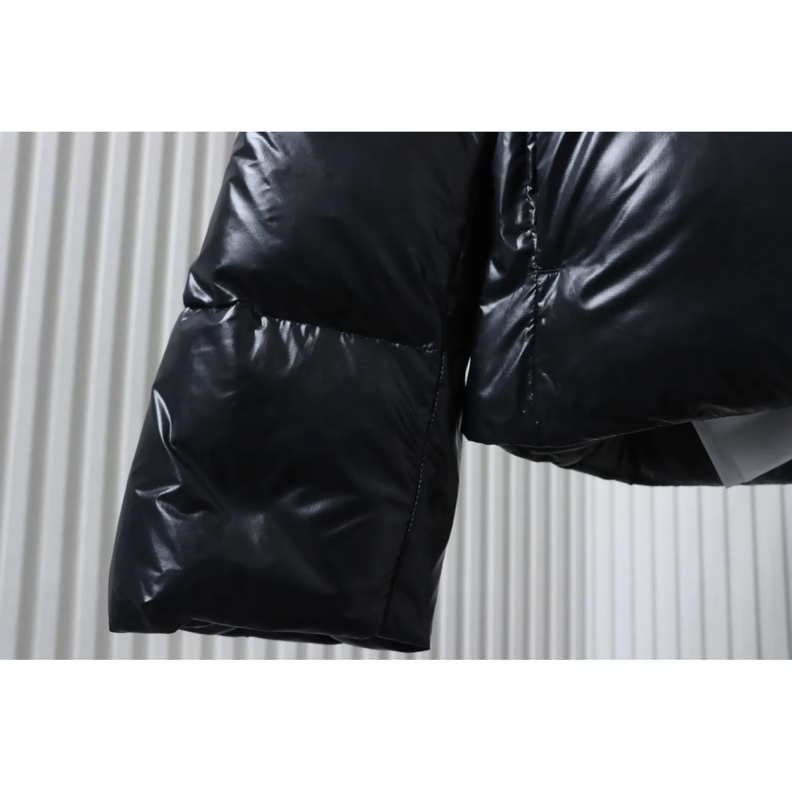 Canada goose Short Large Plaid Puff Down Jacket Black